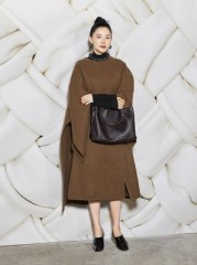 Big bags reclaim 'it' bag status