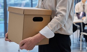 임원은 파리목숨이라더니…내수부진 유통 대기업 줄줄이 짐쌌다