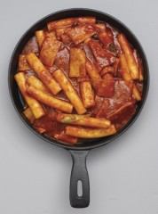 Tteokbokki, beloved Korean street food