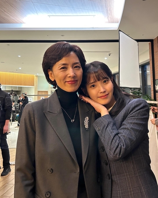 사진=아이유 채널