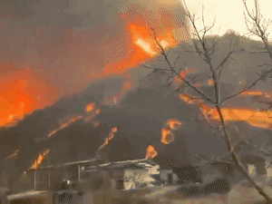 Wildfires burn down 7th-century temple, threaten UNESCO sites