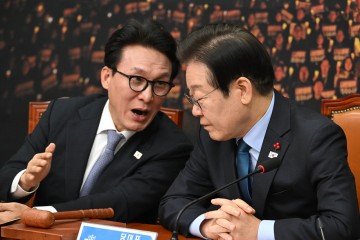 김민석 “헌재 尹선고 미뤄온 과정에 ‘보이지 않는 손’ 작동 아닌지 우려”