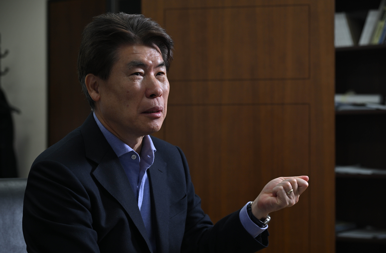 윤종원 전 IBK기업은행장이 21일 오후 서울 중구 한국금융연구원에서 헤럴드경제와 인터뷰를 하고 있다. 임세준 기자