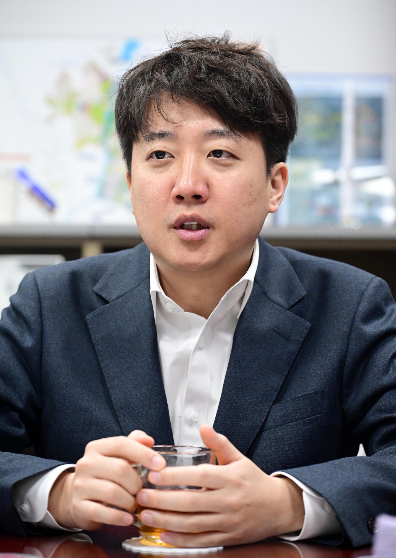 이준석 개혁신당 의원이 20일 오전 서울 여의도 국회 의원회관에서 코리아헤럴드와 인터뷰를 하고 있다. 이상섭 기자