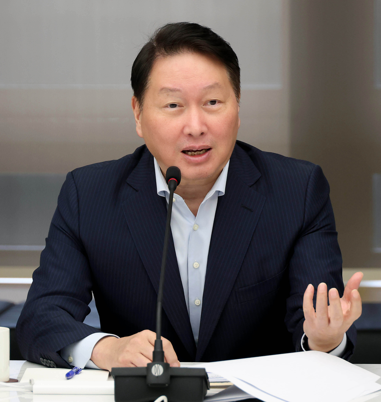 Chey Tae-won, chairman of SK Group who serves as the head of Korea Chamber of Commerce and Industry, speaks during a press conference held at the KCCI building in Seoul on Tuesday. (KCCI)