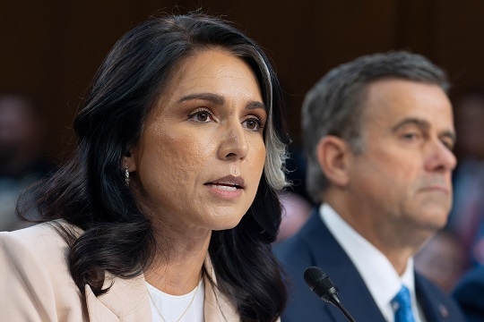 Director of National Intelligence Tulsi Gabbard (left) answers questions at a hearing by the US Senate Intelligence Committee, held on Capitol Hill in Washington, Tuesday. (AP - Yonhap)