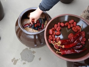 Royal kitchen at Gyeongbokgung to show jang-making