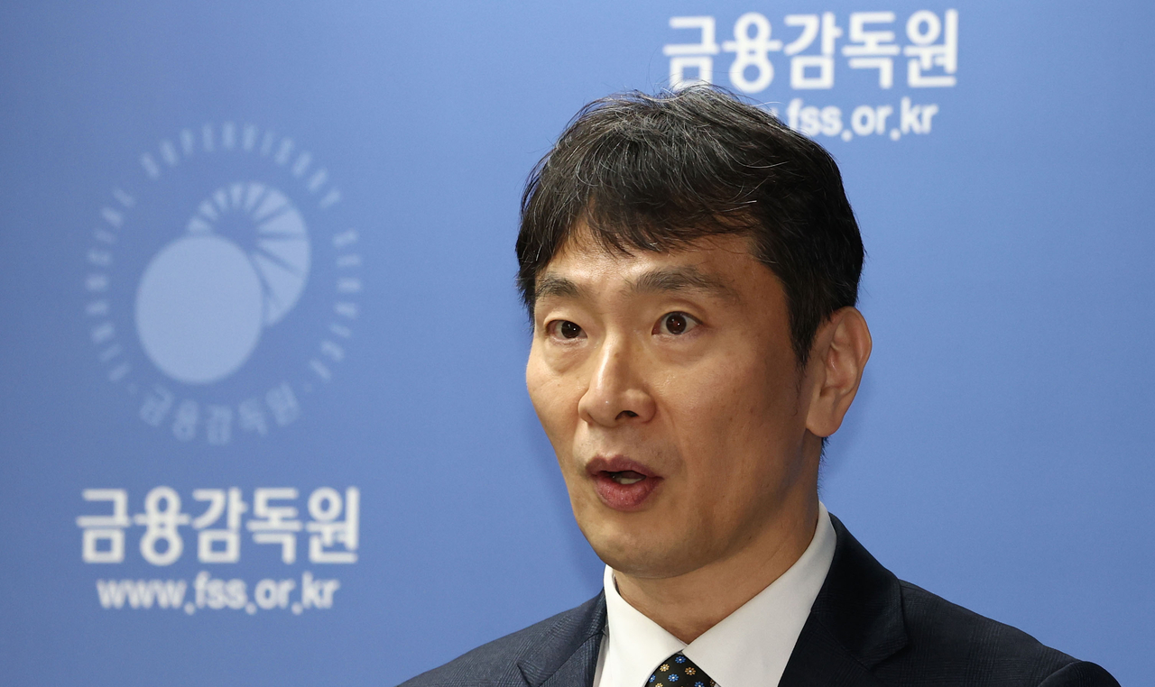 Lee Bok-hyun, governor of the Financial Supervisory Service, speaks during a press conference in Seoul on Mar. 19. (Yonhap)