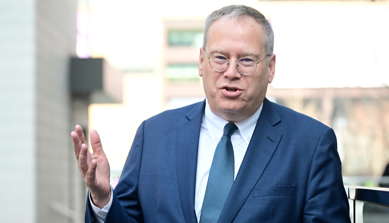 Kurt Tong, managing partner at The Asia Group, a Washington-based strategic advisory firm, and a former US diplomat, poses for a photo in Gwanghwamun, Seoul, March 21. (Lee Sang-sub/The Korea Herald)