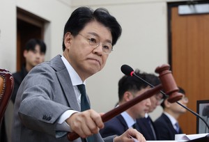 [속보] 경찰 ‘성폭행 혐의 피소’ 장제원 전 의원 오늘 소환조사