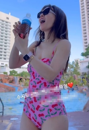 안선영, 휴양지서 뽐낸 완벽한 수영복 자태..섹시한 S라인