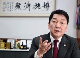 [Herald Interview] 'Yoon won't last a year in office, even if impeachment is dismissed'