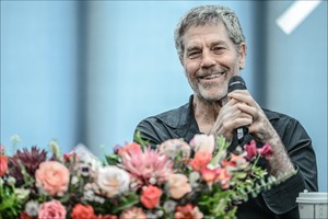 Ohad Naharin's 'Decadance' invites audience to break out of 'body jail'