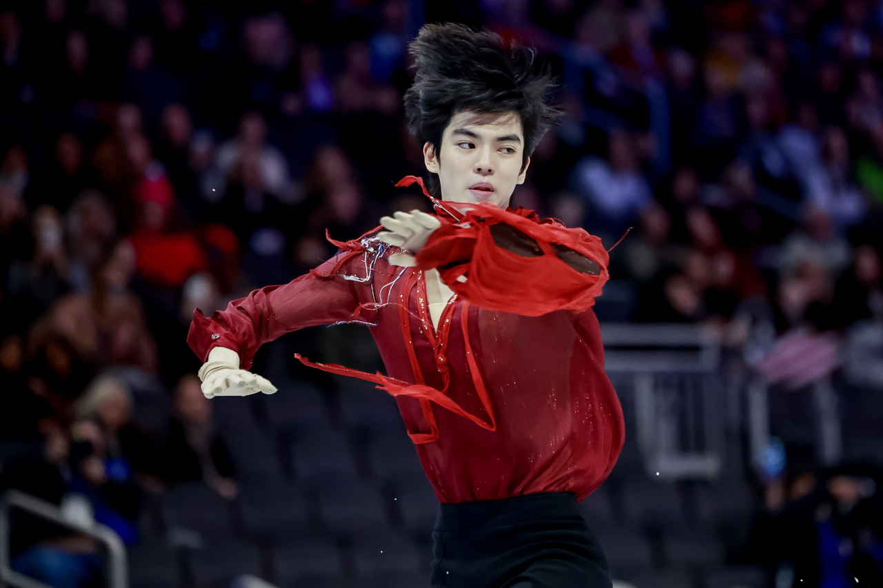Cha Jun-hwan of South Korea performs his free skate program during the men's singles competition at the International Skating Union World Figure Skating Championships at TD Garden in Boston on Saturday. (EPA-Yonhap)