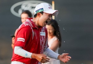 Kim Hyo-joo earns 7th LPGA title in playoff
