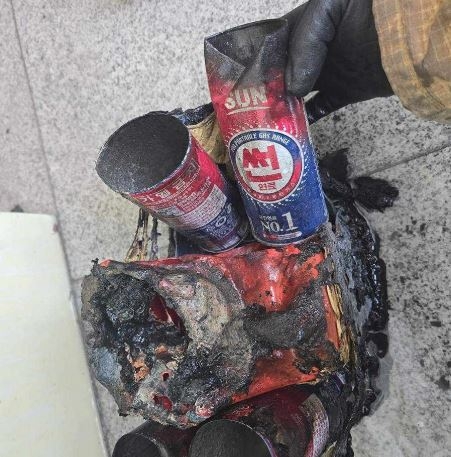 지난해 8월 광주 서구의 한 치과병원에서 발생한 부탄가스 폭발 테러에 사용된 부탄가스 다발  [연합]