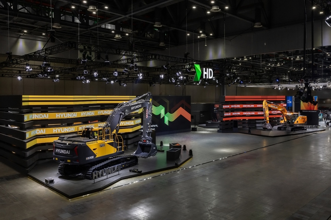 HD Hyundai's new excavators are on display at the 2025 Seoul Mobility Show at Kintex in Gyeonggi Province on Thursday. (HD Hyundai)