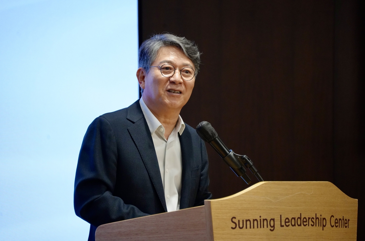 곽재선 KGM 회장이 3일 경기도 용인 KG 써닝리더십센터에서 열린 ‘2025년 파트너스 데이’ 행사에서 인사말을 하고 있다. [KGM 제공]