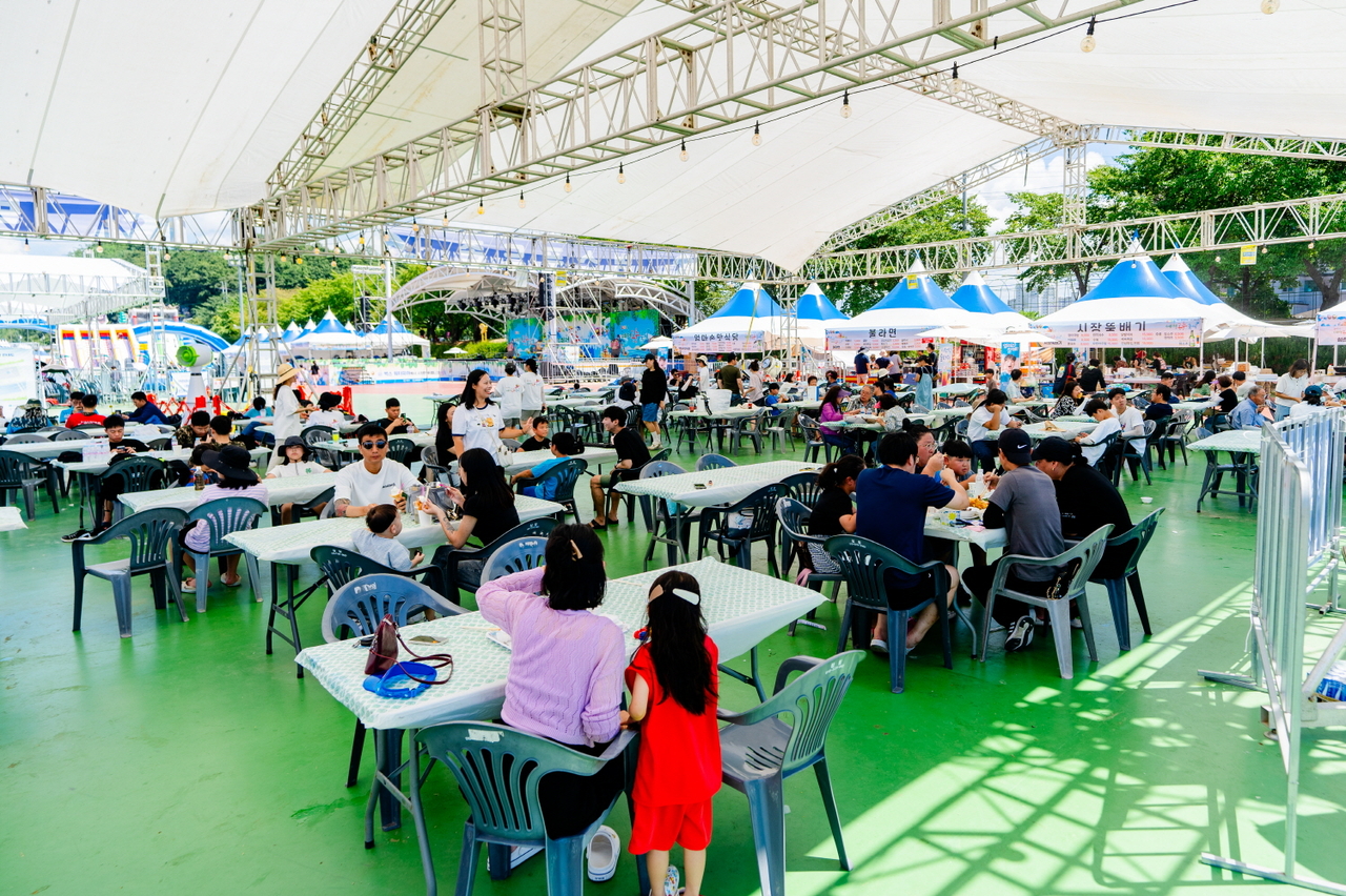 지난해 운영된 먹거리 부스(예천군 제공)