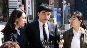 Big Bang's Seungri denies launching business in China