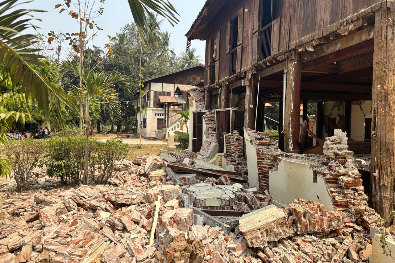 A damaged monastery is seen after an earthquake, Friday, in Naypyitaw, Myanmar. (AP-Yonhap)