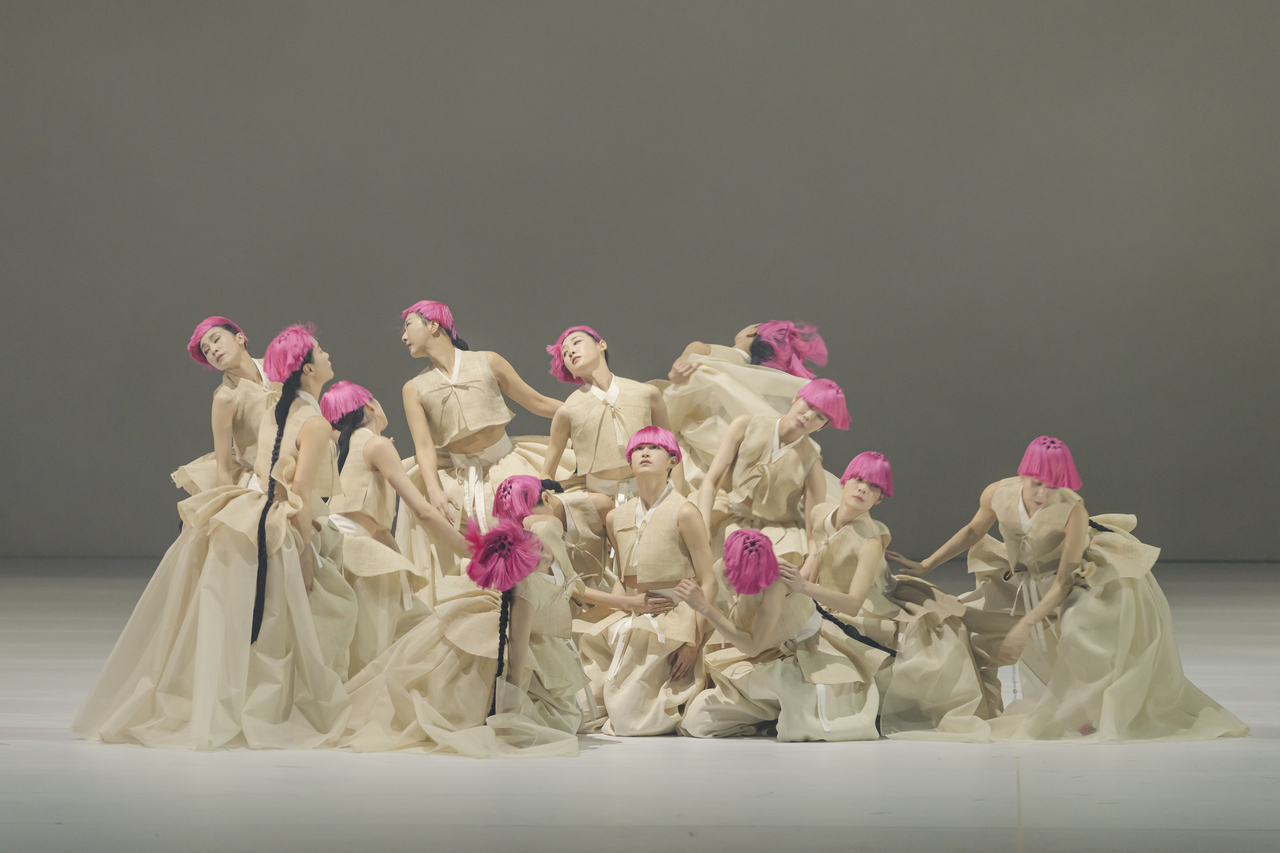 Dancers of the National Dance Company of Korea rehearse a scene from "Beauty" during an open rehersal at the National Theater of Korea's Haeoreum Grand Theater on Wednesday. (National Theater of Korea)