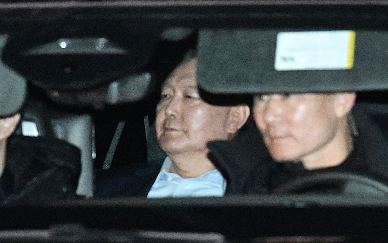 On Jan. 15, Yoon is taken into custody and transferred to the Seoul Detention Center, becoming the first sitting Korean president to be detained. (Yonhap)