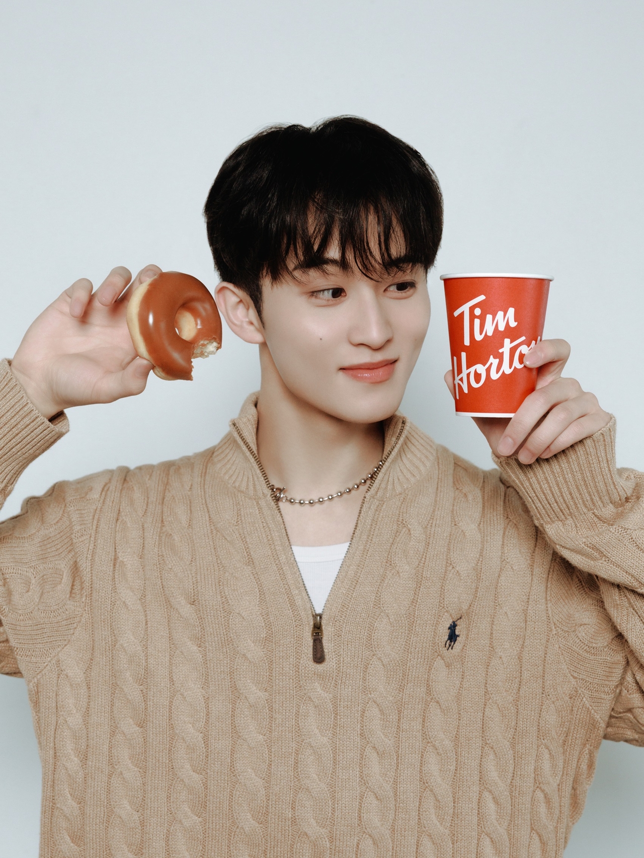 팀홀튼의 첫 브랜드 앰버서더로 발탁된 NCT 멤버 마크 [팀홀튼 제공]