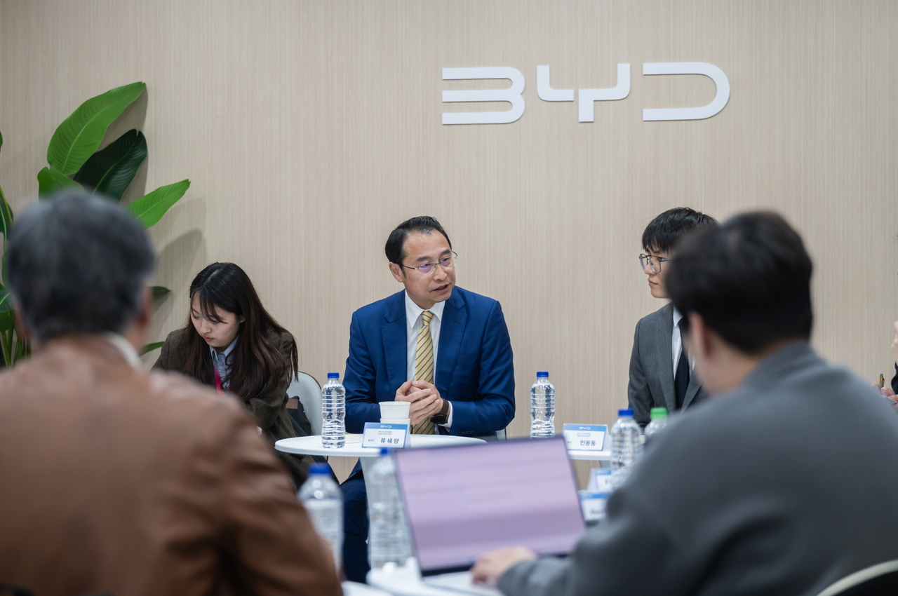 류쉐량 BYD 아시아·태평양 자동차 영업사업부 총경리가 3일 일산 킨텍스에서 한국자동차기자협회와 인터뷰를 하고 있다. [한국자동차기자협회 제공]