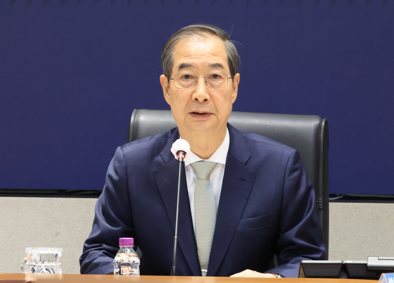 한덕수 대통령 권한대행 국무총리가 4일 정부서울청사 중앙재난안전상황실에서 열린 치안상황점검회의에서 발언하고 있다. ［연합］