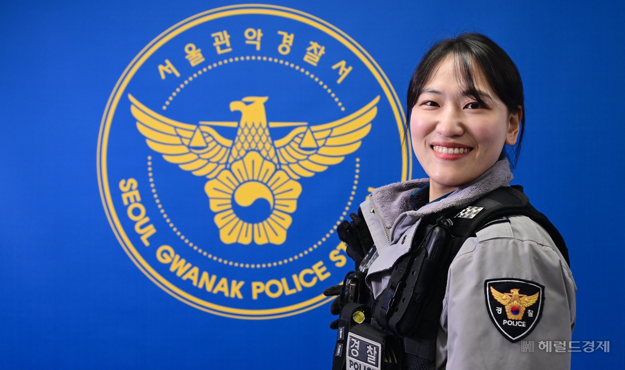 김다현 경사가 지난 21일 오전 서울 관악구 신림지구대에서 헤럴드경제와 인터뷰를 하고 있다. 이상섭 기자
