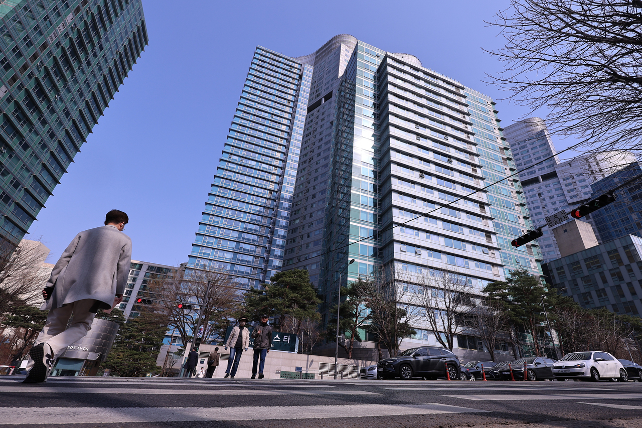 Before becoming president, Yoon Suk Yeol lived in at Acro Vista in Seocho-gu, Seoul. (Yonhap)