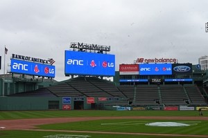 [Photo News] LG lights up Fenway