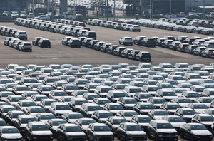 S. Korea set to inject W3tr in emergency aid for tariff-hit car industry
