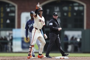 San Francisco's Lee Jung-hoo extends hitting streak to 7 games, takes MLB lead in doubles