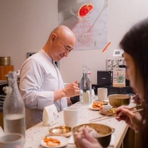 토니안도 ‘시체냄새’로 신고당했다…청국장 세계화 장담한 ‘미식 외교관’[미담:味談]