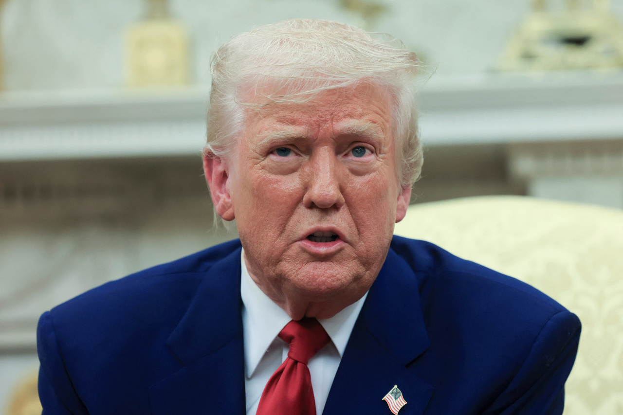 US President Donald Trump speaks during a meeting with Israeli Prime Minister Benjamin Netanyahu in the Oval Office at the White House in Washington on Monday. (Reuters-Yonhap)