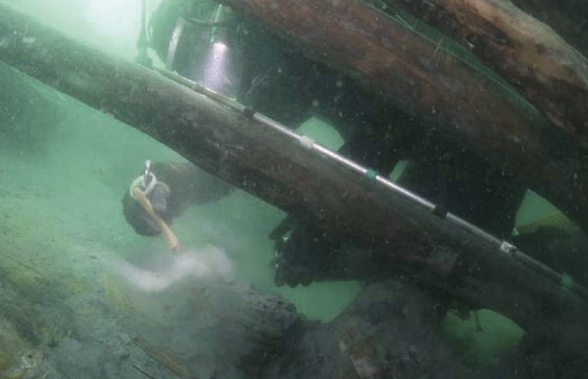 The Ma-do No. 4 ship, which was discovered in the waters off Taean, South Chungcheong Province, is being investigated in this file photo from 2015. (Yonhap)