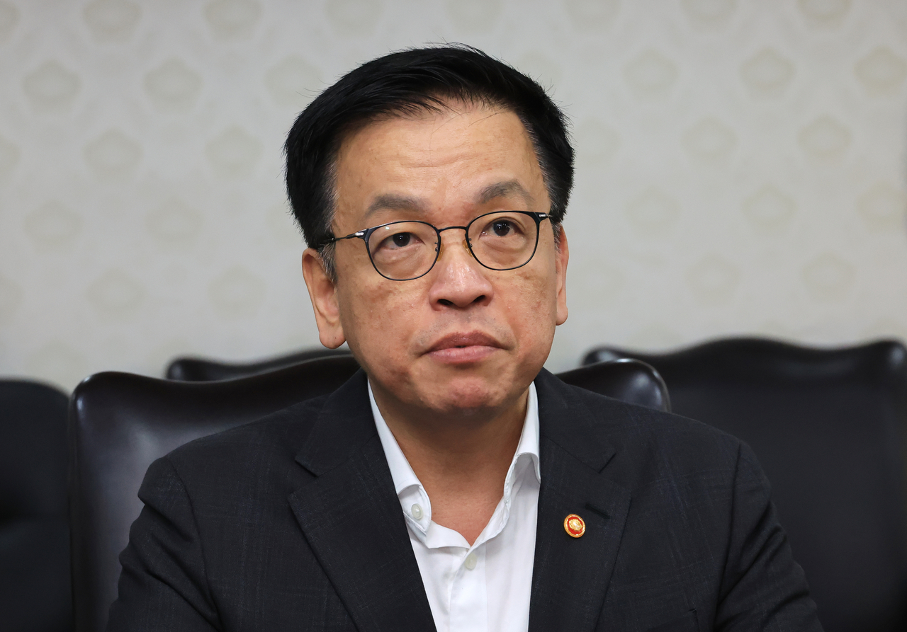 Finance Minister Choi Sang-mok attends a meeting with economy-related ministers at Government Complex Seoul on Tuesday. (Yonhap)
