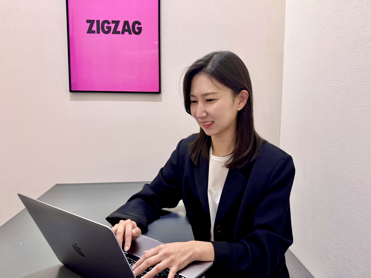 지난 7일 오후 경기 성남시 카카오스타일 판교 사옥에서 박소을 카카오스타일 브랜드패션리더가 인터뷰를 진행하고 있다. [카카오스타일 제공]