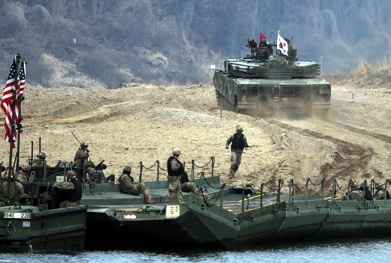 A South Korean Army K1E1 tank is seen near the Imjin River during a joint river-crossing exercise between South Korea and the United States as a part of the Freedom Shield military exercise in Yeoncheon, Gyeonggi Province, March 20. (Joint Press Corps)