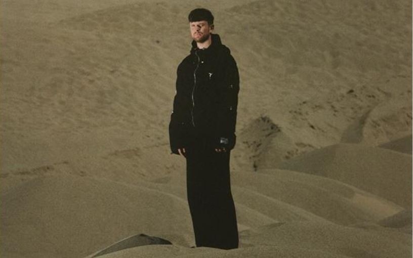 James Blake (Private Curve)