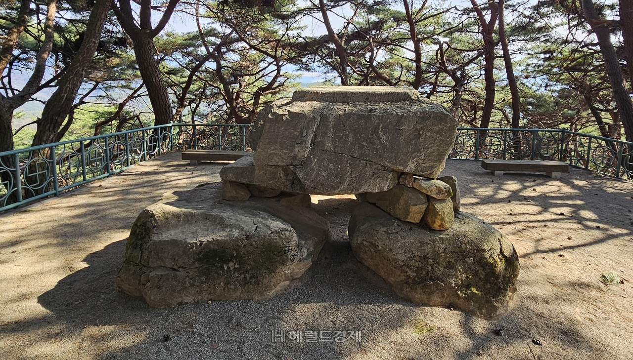 아도화상 좌선대