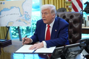 Trump pauses 'reciprocal' tariffs for 90 days, applies 10% baseline tariff to S. Korea