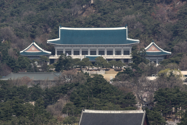 The former presidential compound of Cheong Wa Dae, or the Blue House  (Yonhap)