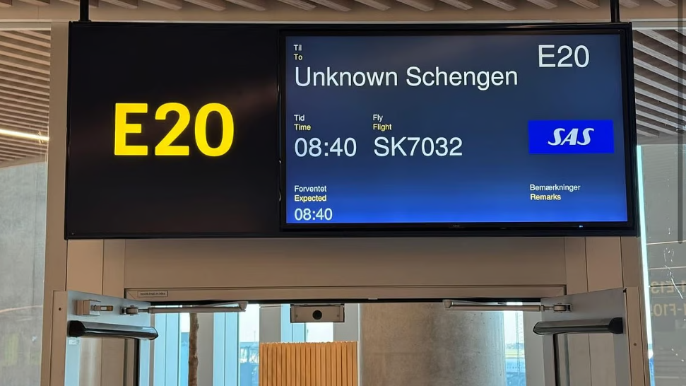 유럽 솅겐 지역 목적지 미상임을 안내하는는 공항 전광판. [X 갈무리]