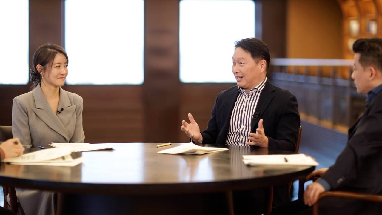 최태원(가운데) 대한상의 회장이 좌담회에서 발언하고 있다. [대한상의 제공]