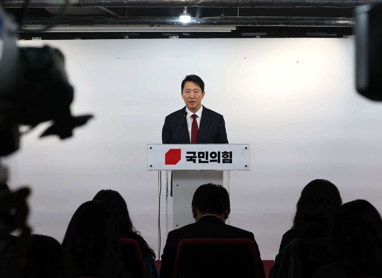 오세훈 서울시장이 12일 서울 여의도 국민의힘 당사에서 대선 불출마를 선언하고 있다. [연합]