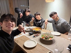 Astro to host full-group concert: report - The Korea Herald