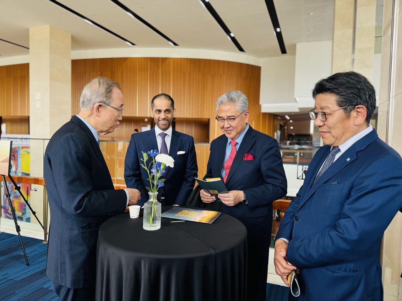 (From left) Former UN Secretary-General Ban Ki-moon, Qatari Ambassador to South Korea Khalid Ebrahim Al-Hamar, former Foreign Minister Park Jin and Herald Media Group CEO Choi Jin-young (Sanjay Kumar/The Korea Herald)
